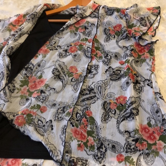SARA MICHELLE SIZE M FOOLER BLOUSE BLACK TANK FLORAL OUTER SHORT SLEEVE - #314 - Picture 11 of 12